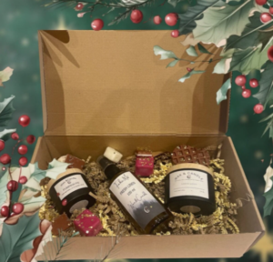 Gift Set με δύο φυτικά κεριά σόγιας και οικολογικό Fabric/Room Mist. Δώρο Wax Melts