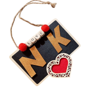 Κρεμαστό διακοσμητικό μαυροπίνακας ” LOVE ” με τα αρχικά σας