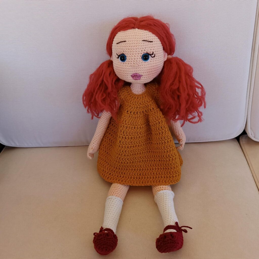 Χειροποίητη κούκλα amigurumi , πλεγμένη με βαμβακερό νήμα ύψους 48 εκ."Μυρτώ"