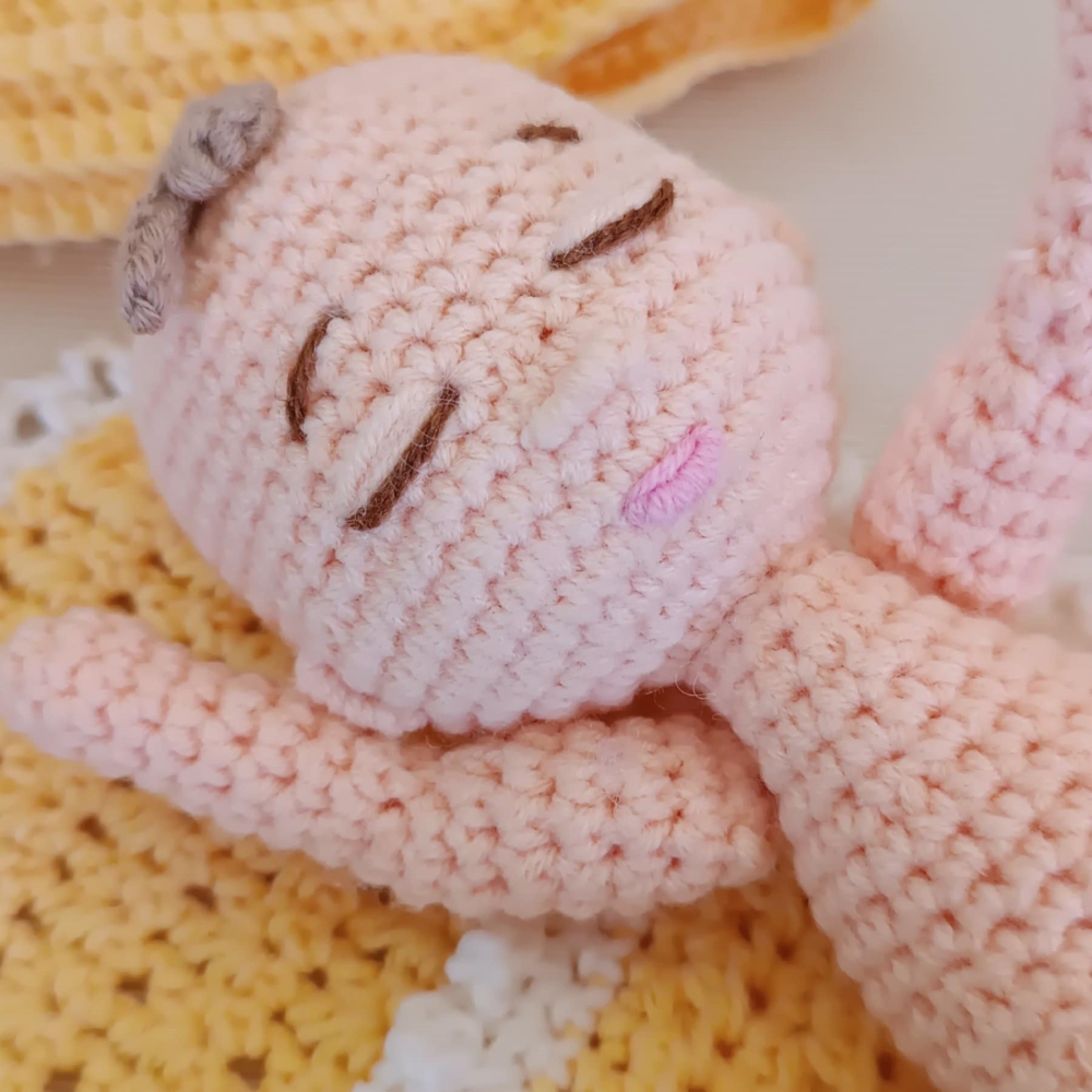 "Μωράκι στον υπνόσακο" χειροποίητο amigurumi ύψους 20 εκ