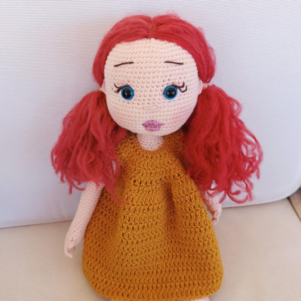 Χειροποίητη κούκλα amigurumi , πλεγμένη με βαμβακερό νήμα ύψους 48 εκ."Μυρτώ"