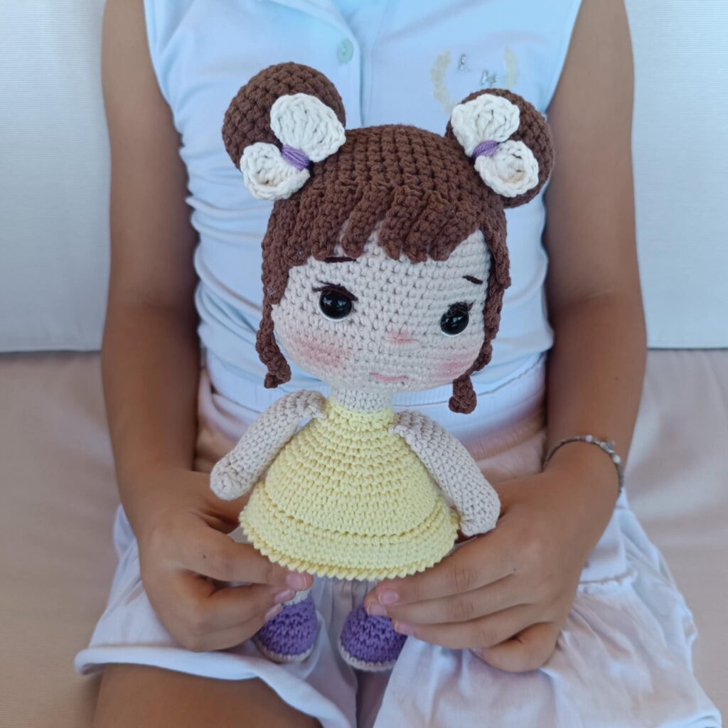 Κούκλα πλεκτή χειροποίητη, amigurumi, ύψους 26 εκ. "Έλενα"