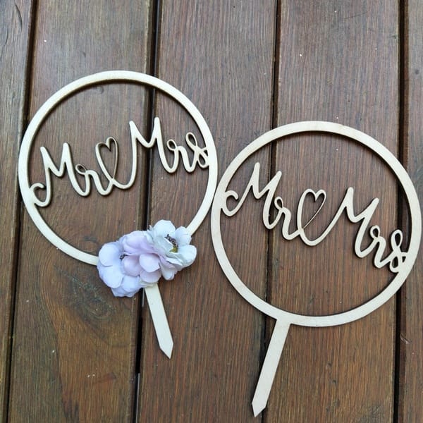 Cake topper "Mr and Mrs"