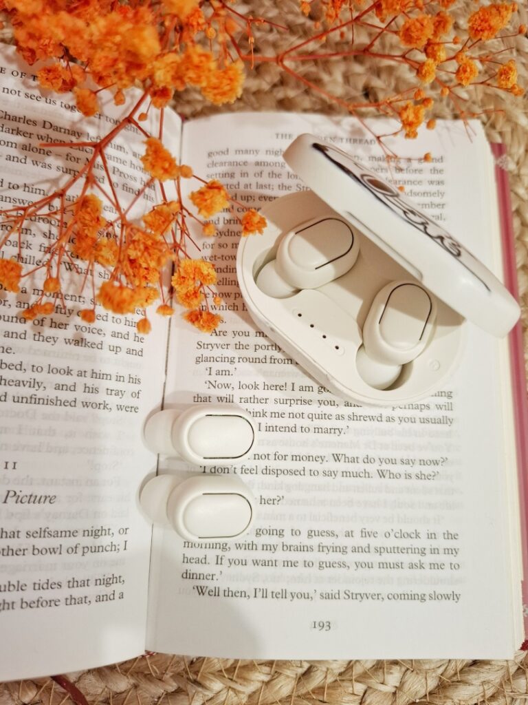Bluetooth earbuds (always connected)