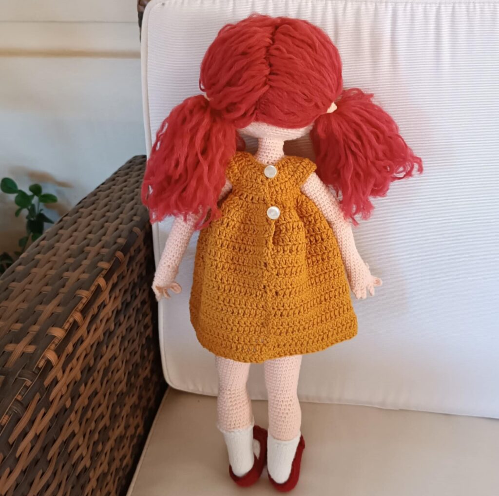 Χειροποίητη κούκλα amigurumi , πλεγμένη με βαμβακερό νήμα ύψους 48 εκ."Μυρτώ"