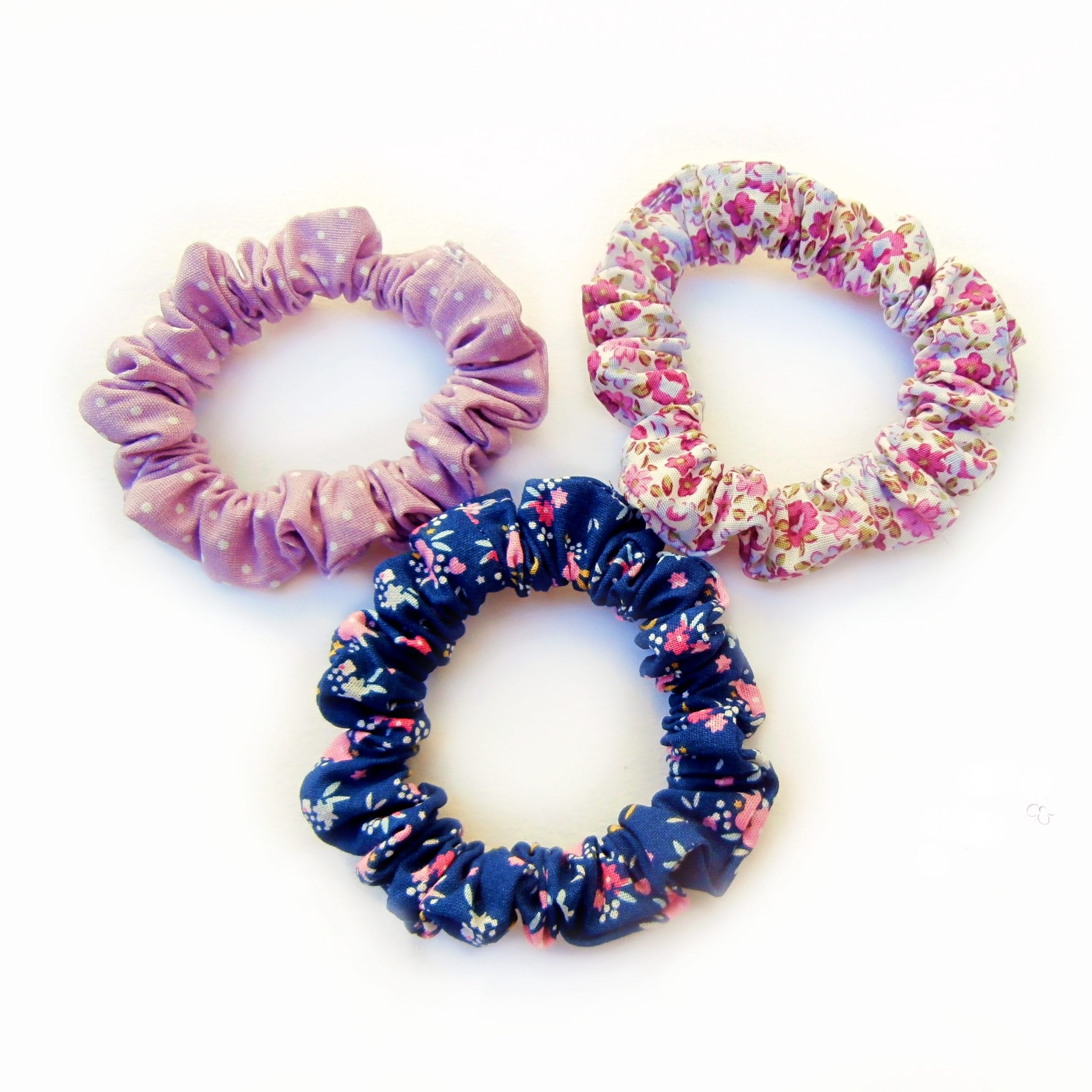 Mini scrunchies σετ των 3 μπλε λευκό φλοράλ