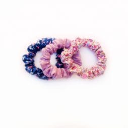 Mini scrunchies σετ των 3 μπλε λευκό φλοράλ