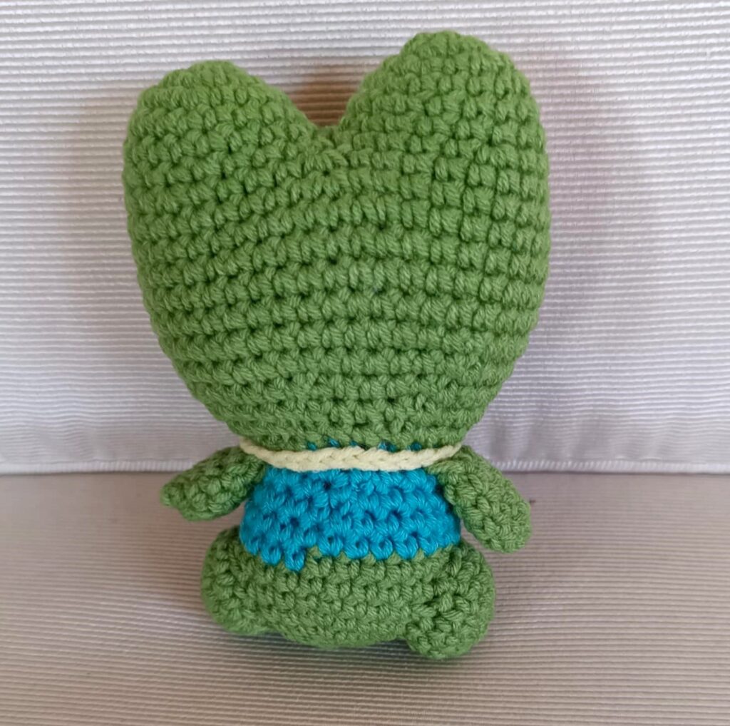 Πλεκτός χειροποίητος βάτραχος (amigurumi) "Squeeze frog "