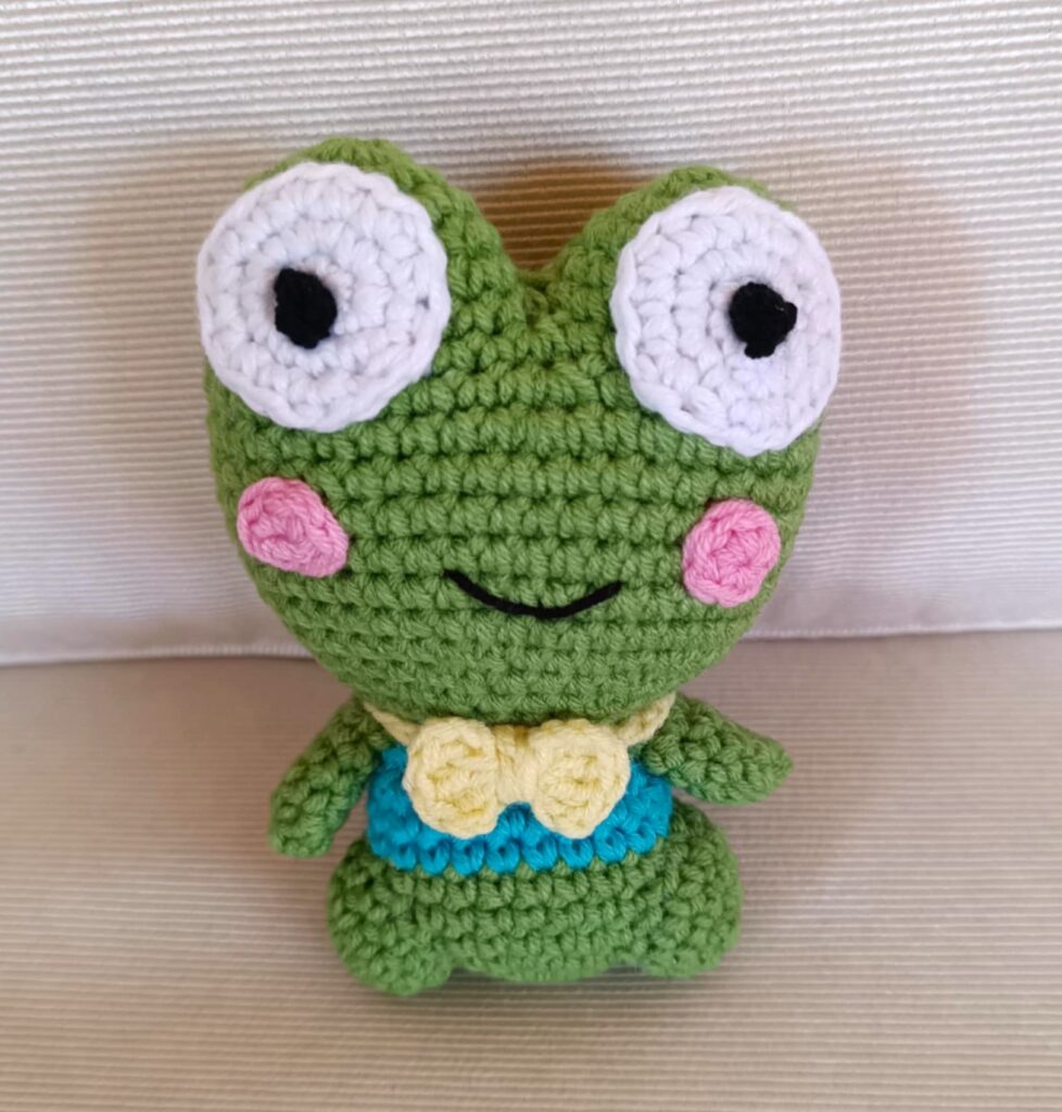 Πλεκτός χειροποίητος βάτραχος (amigurumi) "Squeeze frog "