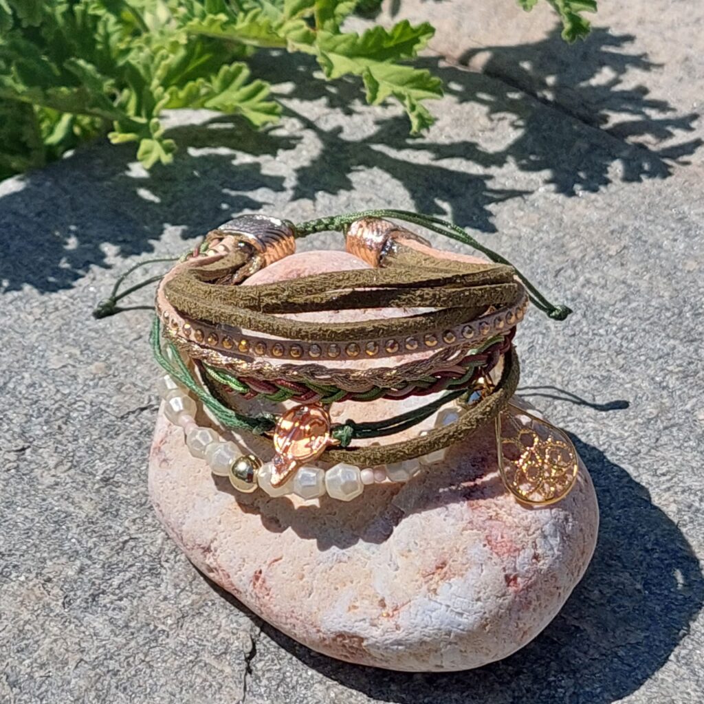 Πολύσειρο boho, handmade πράσινο/λαδί βραχιόλι.