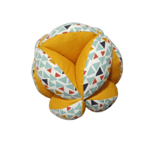 Montessori puzzle ball “Happy Triangles”, υφασμάτινη, γεωμετρικά σχέδια