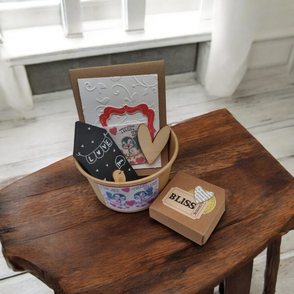 Mini valentine gift box 2