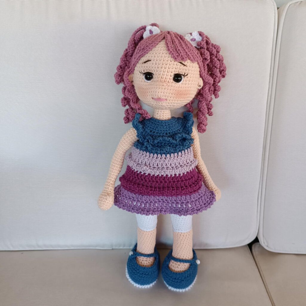 Χειροποίητη κούκλα (amigurumi) "Βιολέτα”, ύψους 40 εκ.