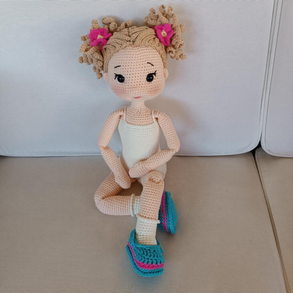 Χειροποίητη κούκλα (amigurumi) "Φοίβη” , ύψους 47 εκ.