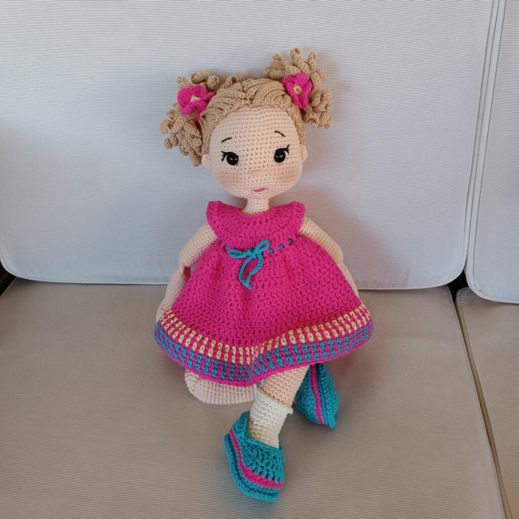Χειροποίητη κούκλα (amigurumi) "Φοίβη” , ύψους 47 εκ.