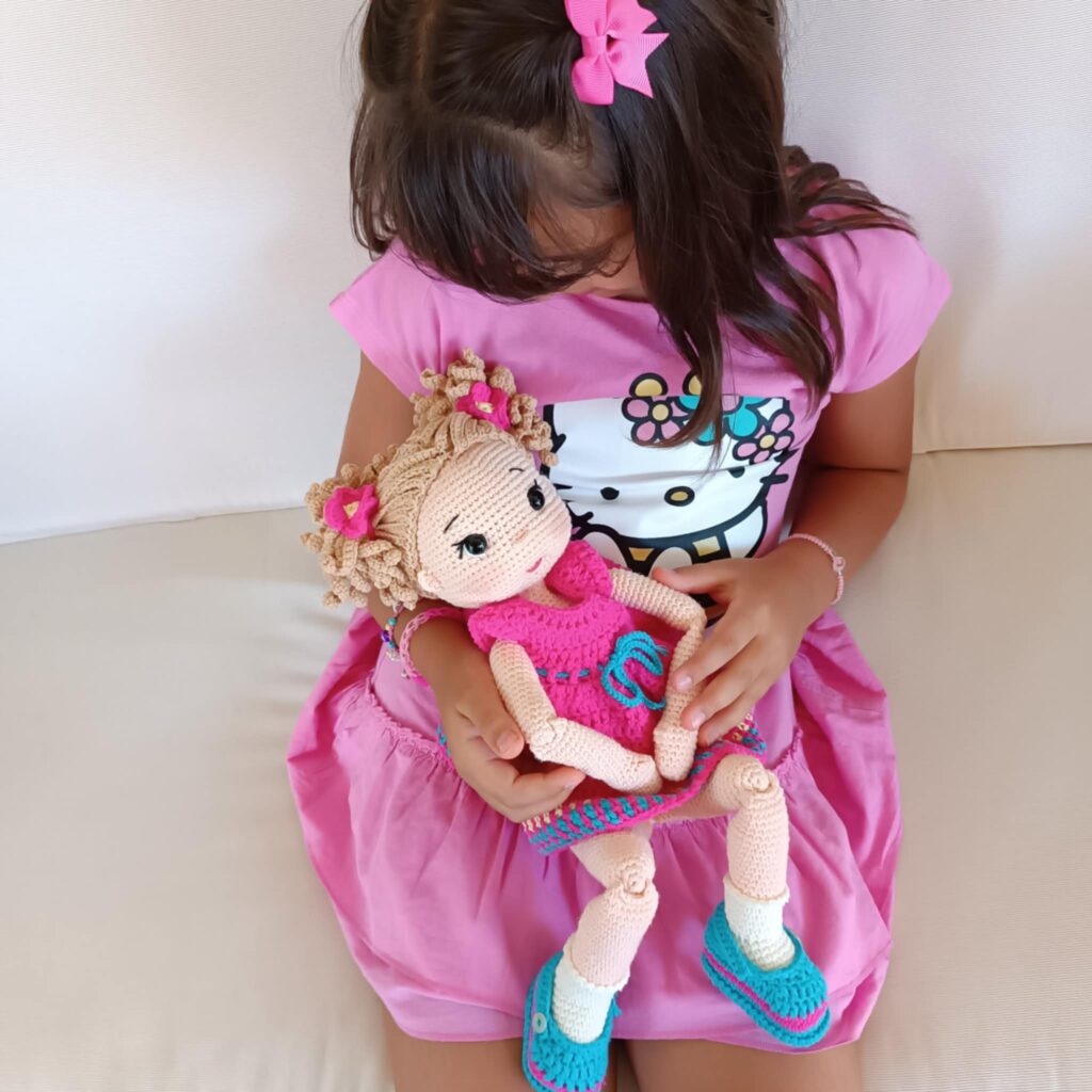 Χειροποίητη κούκλα (amigurumi) "Φοίβη” , ύψους 47 εκ.