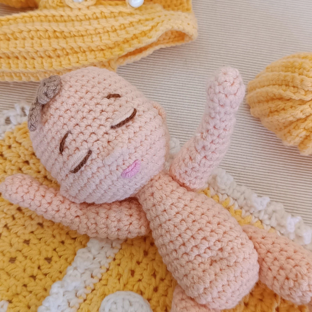 "Μωράκι στον υπνόσακο" χειροποίητο amigurumi ύψους 20 εκ