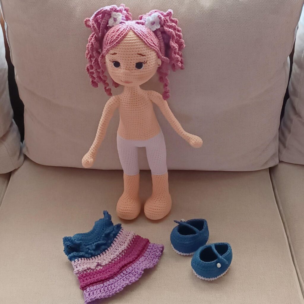 Χειροποίητη κούκλα (amigurumi) "Βιολέτα”, ύψους 40 εκ.